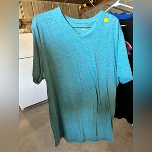 Mens size large short sleeve shirt